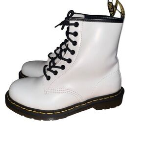 Dr Martens 1460 White Smooth Leather combat Boots Women’s 7 Lace Up Docs chunky
